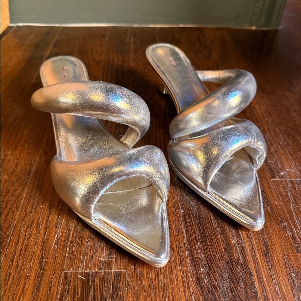 Sara Mule in metallic silver - Picture 14 of 14